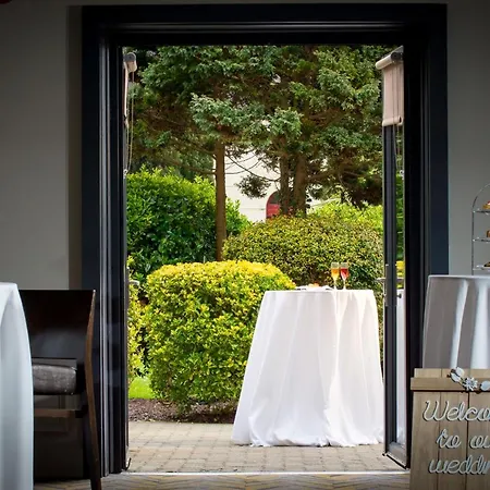 Talbot Hotel 4*